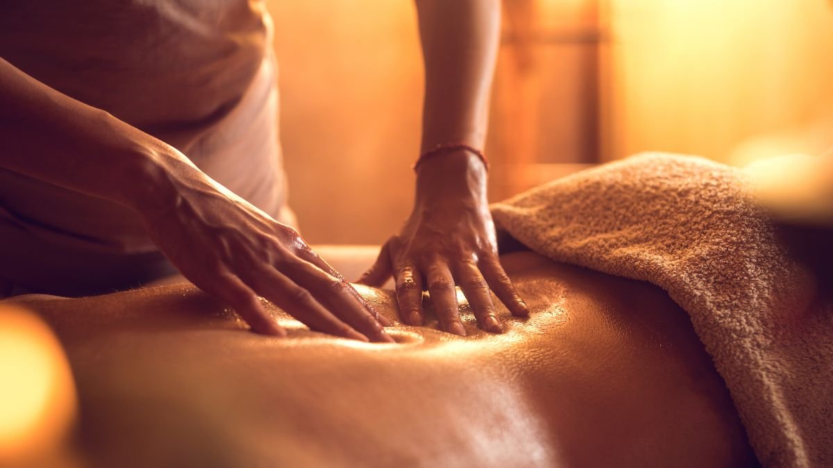 ayurvedic lower back massage
