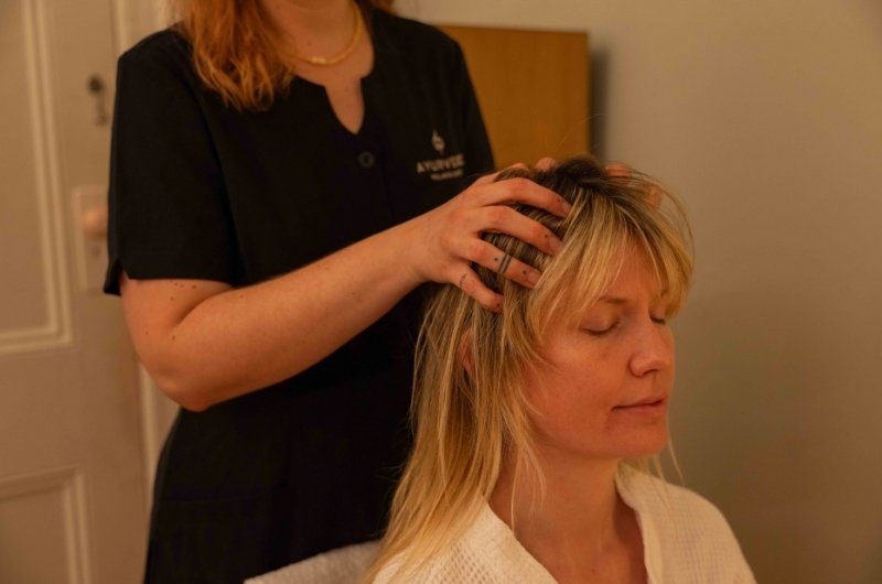 indian head massage 2