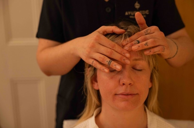 indian head massage 3