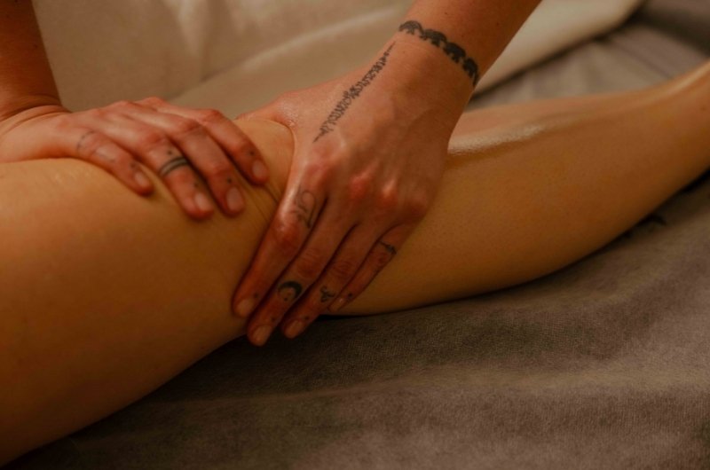 indian massage knees
