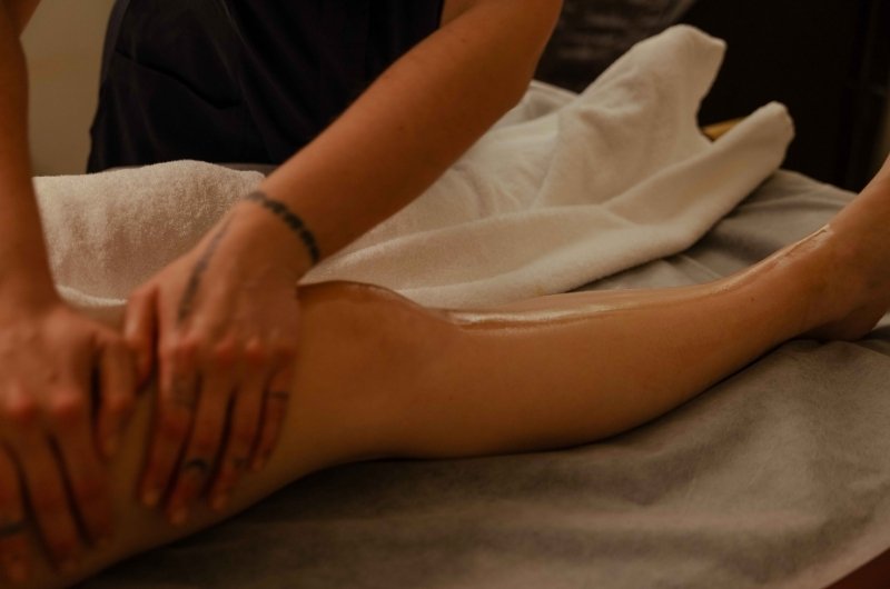 indian massage legs 2
