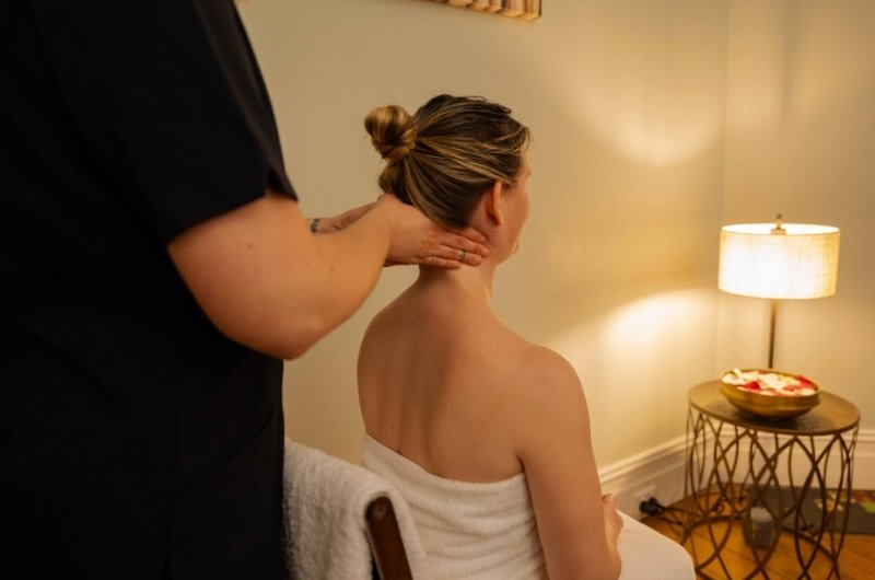 indian massage neck 3