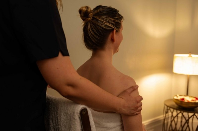 indian massage shoulder 2