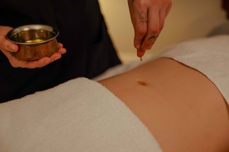 indian massage with oil - stomach 2